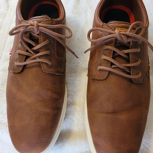 Levi's Arnold Tumbler Sneaker shoe